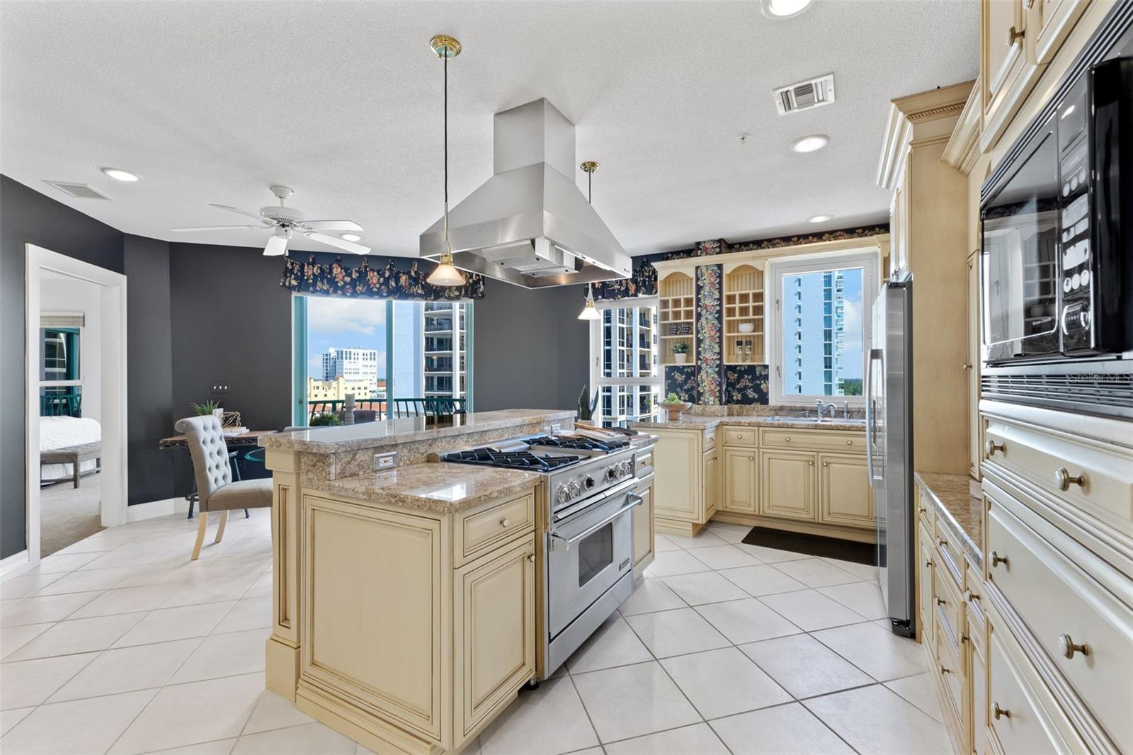 288 BEACH DR NE #9B — photo 30