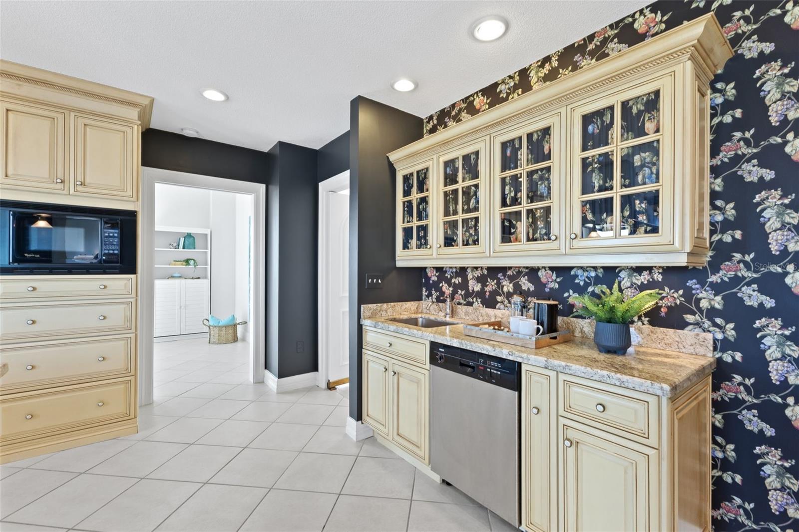 288 BEACH DR NE #9B — photo 27