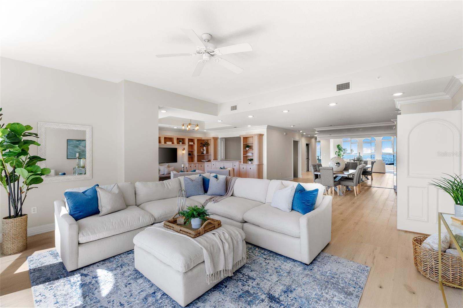 288 BEACH DR NE #9B — photo 4