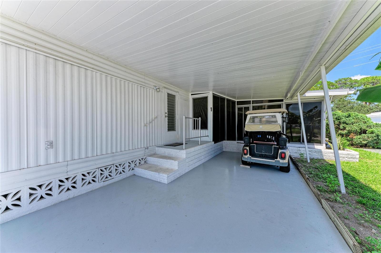 4924 OAKLAND HILLS AVE — photo 4