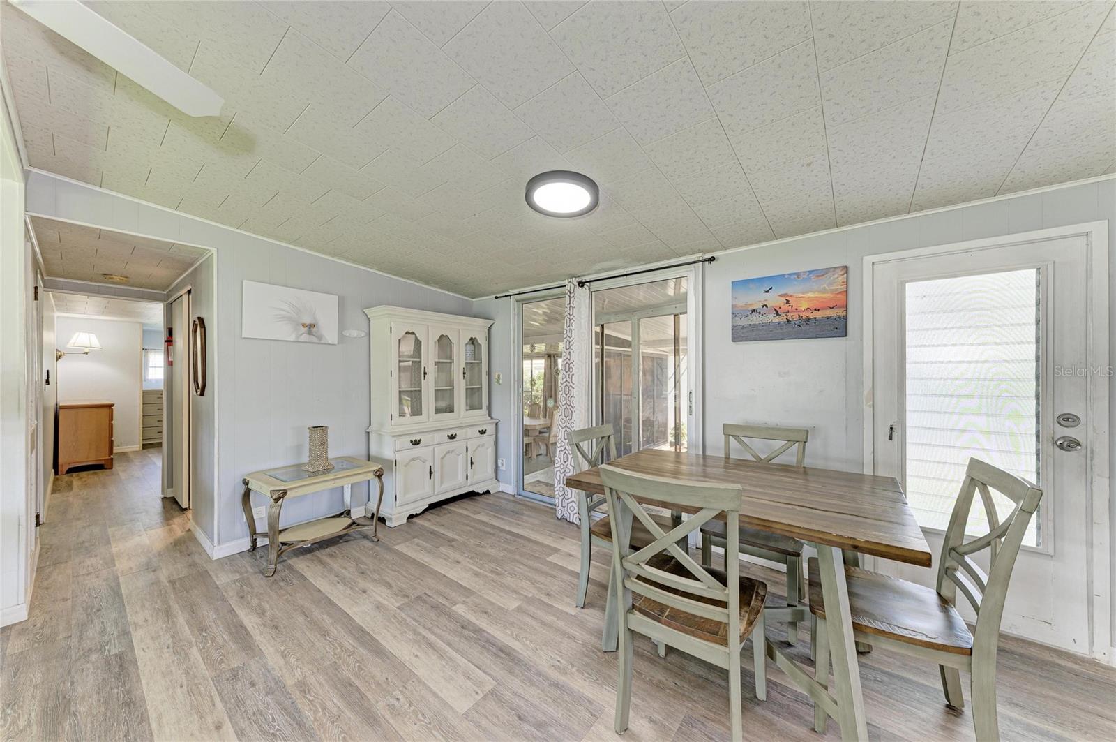 4924 OAKLAND HILLS AVE — photo 14