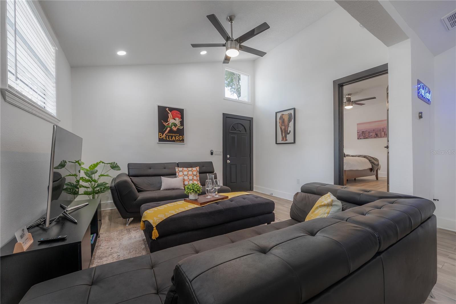 2118 S VENUS ST — photo 10
