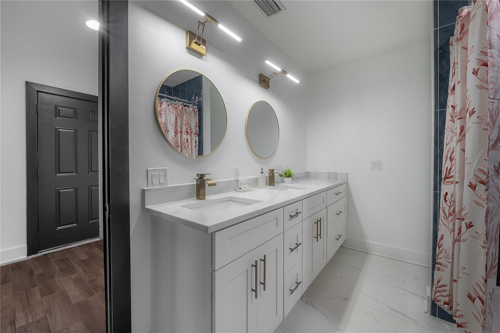 2118 S VENUS ST — photo 18
