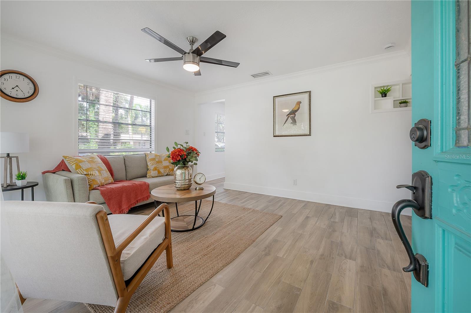 2118 S VENUS ST — photo 2