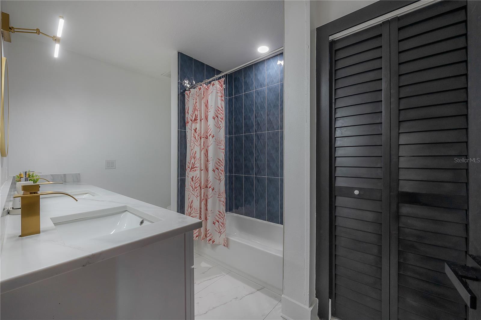 2118 S VENUS ST — photo 17