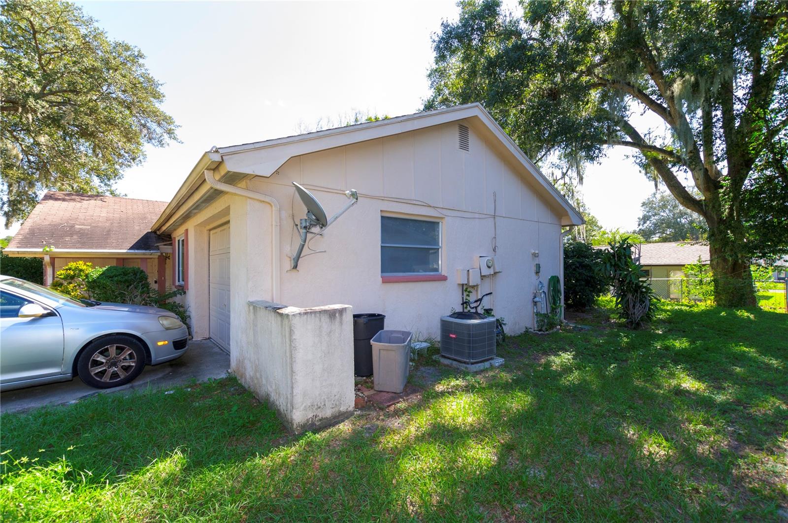 8214 MILL CREEK LN — photo 3