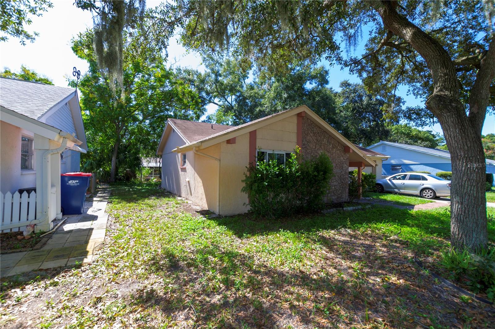 8214 MILL CREEK LN — photo 2