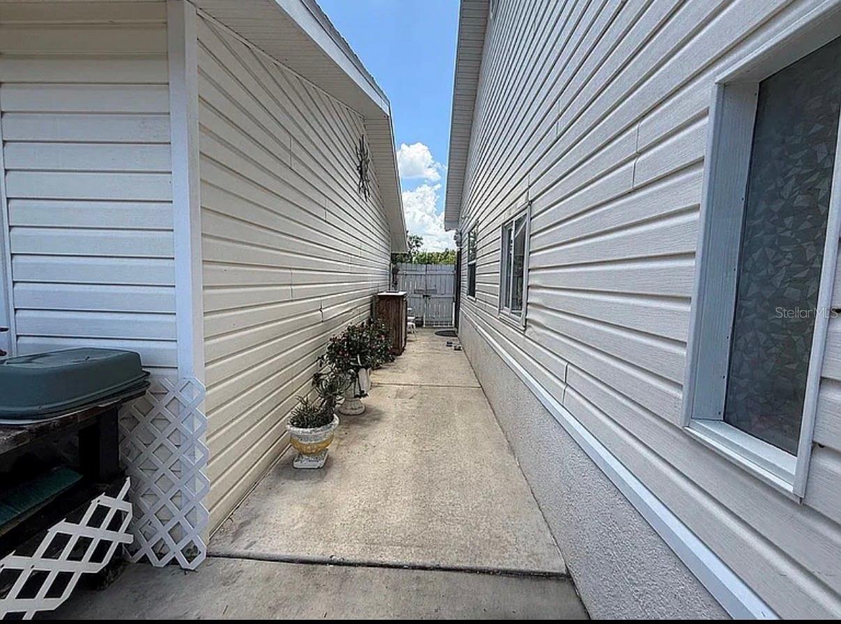 406 SEMINOLE LAKE BLVD — photo 4