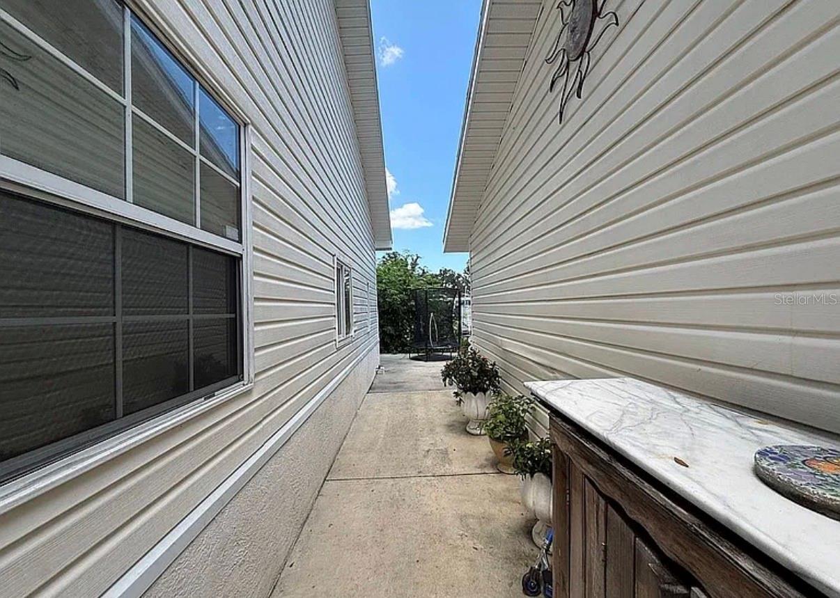 406 SEMINOLE LAKE BLVD — photo 3