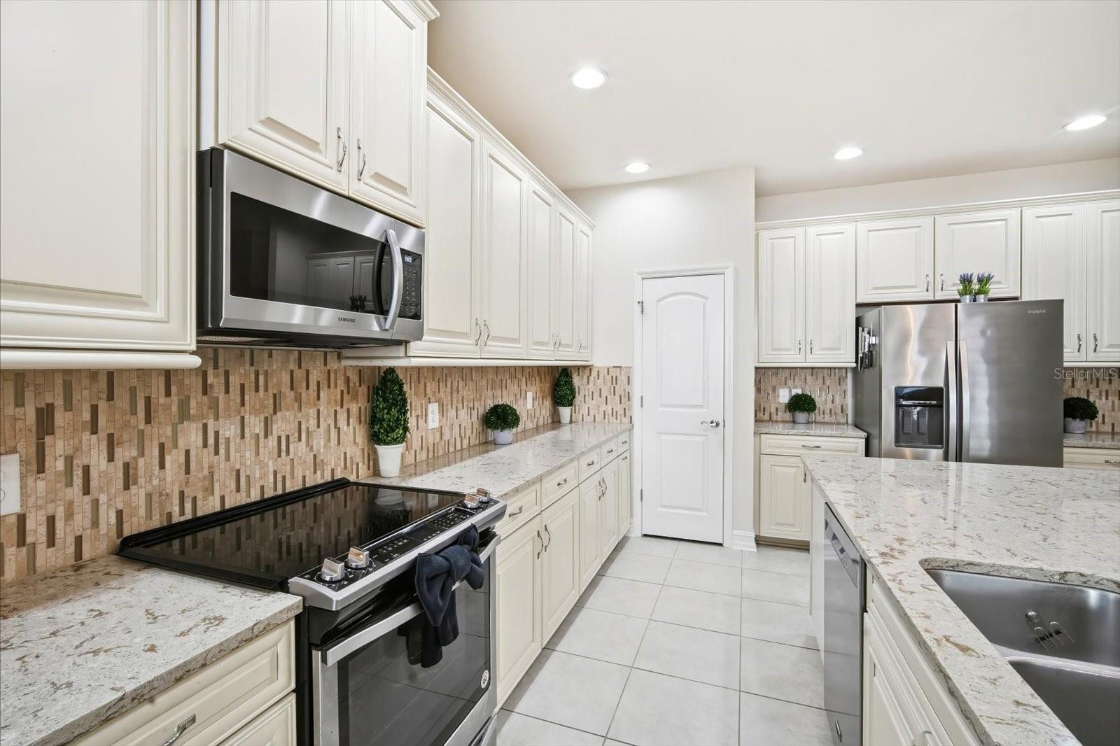 13821 FAIRWAY BUNKER DR — photo 8