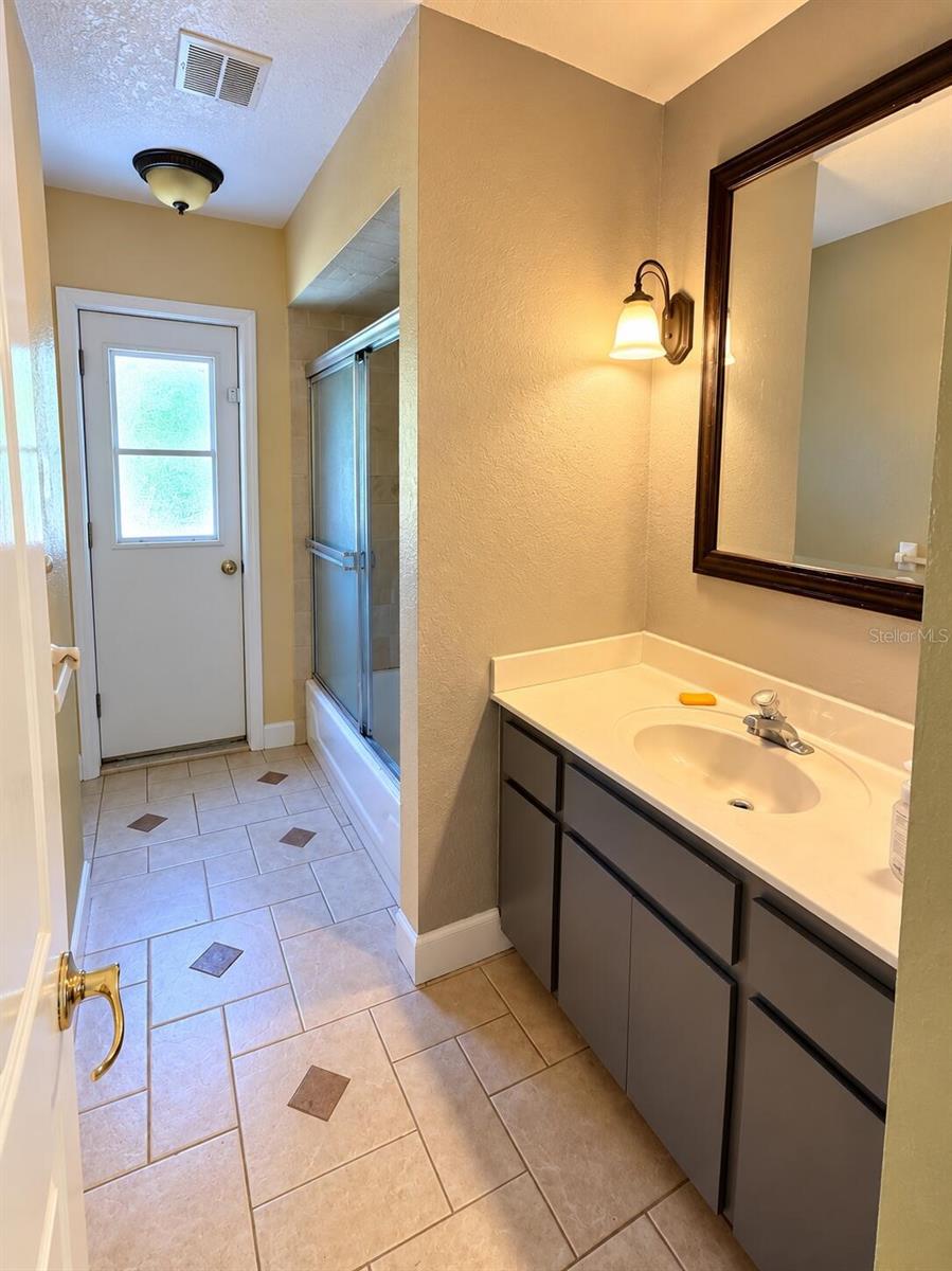 3231 CRITTENDON ST — photo 11