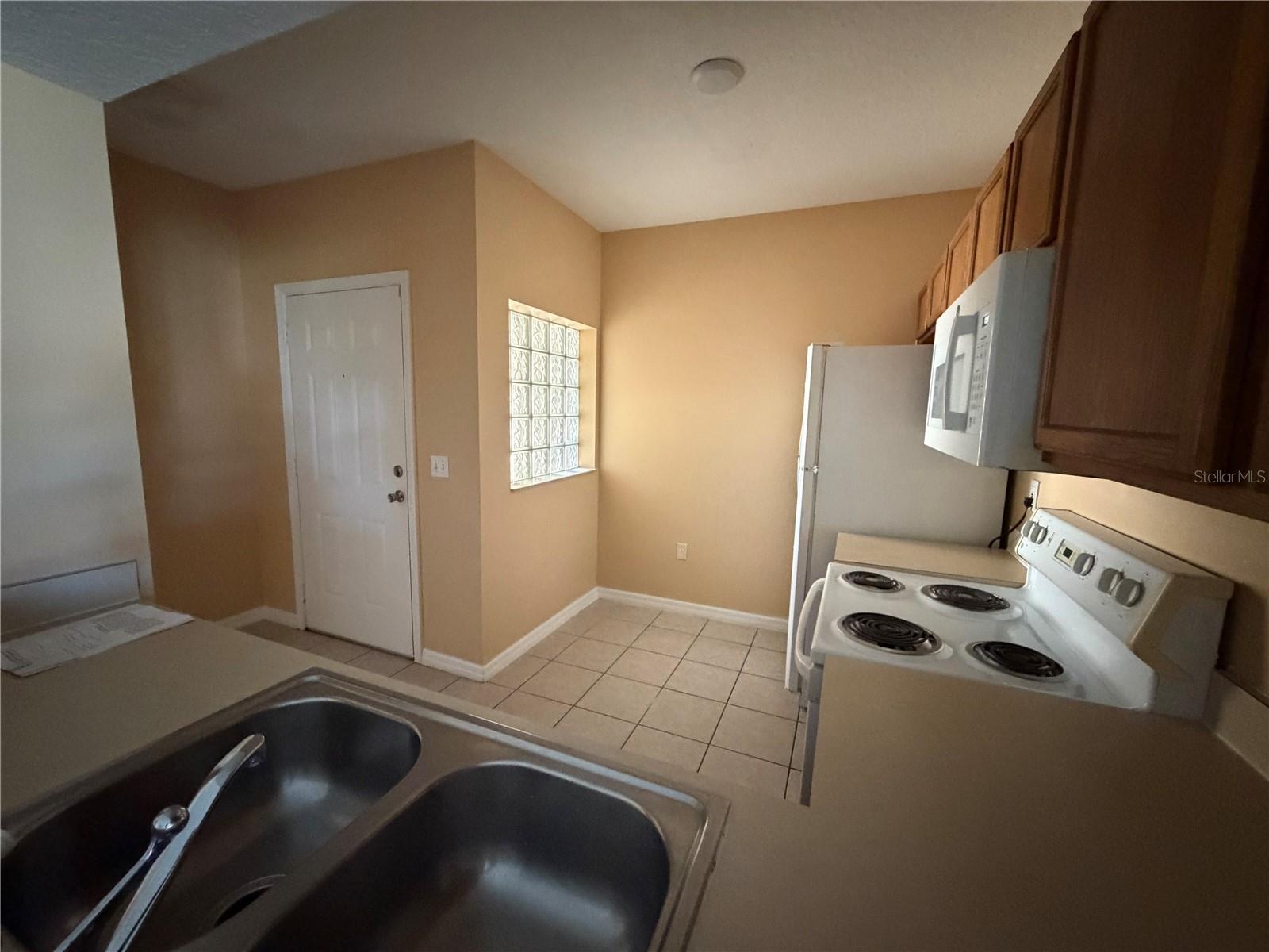 Home in RIVERVIEW — photo 5