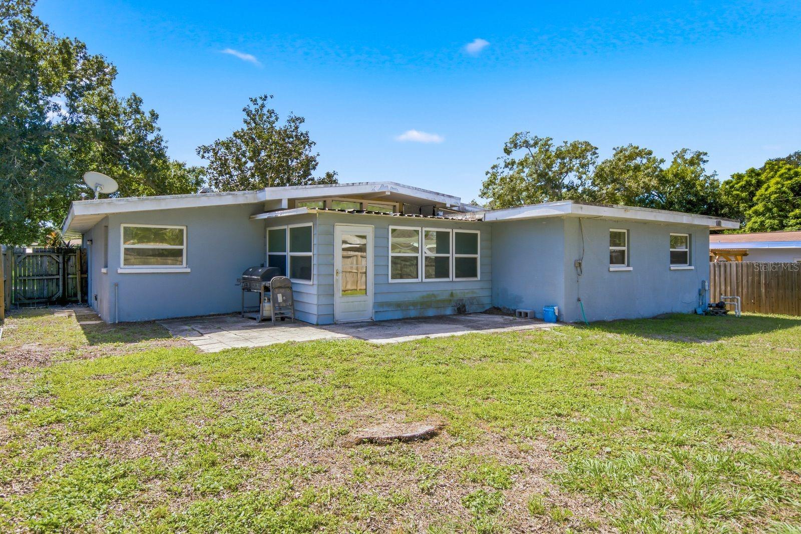 1390 SATSUMA ST — photo 25