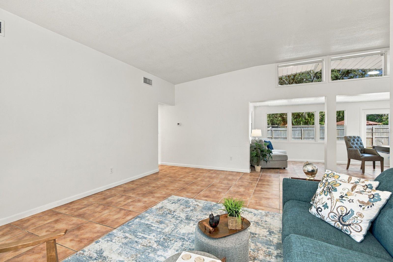 1390 SATSUMA ST — photo 4