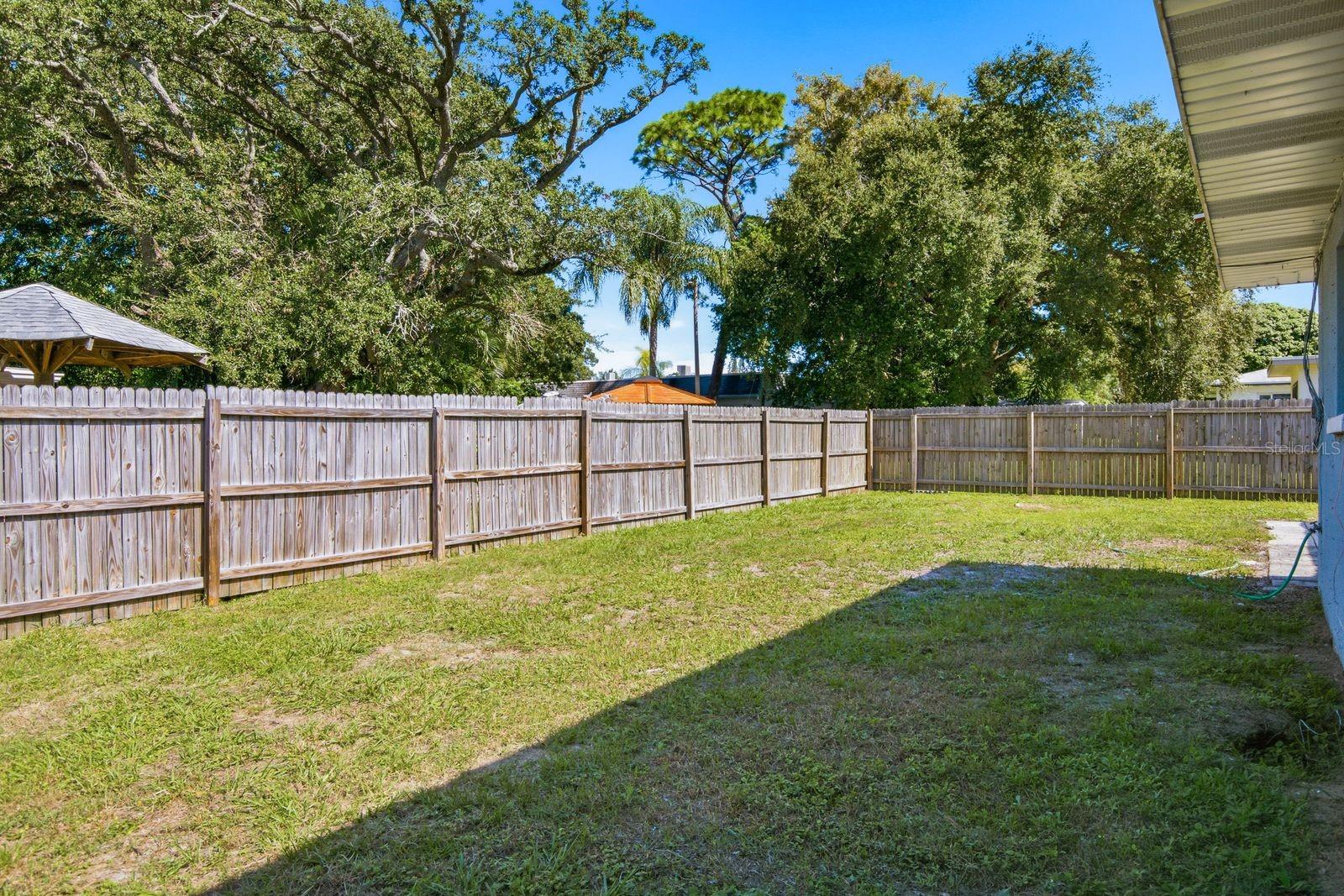 1390 SATSUMA ST — photo 28