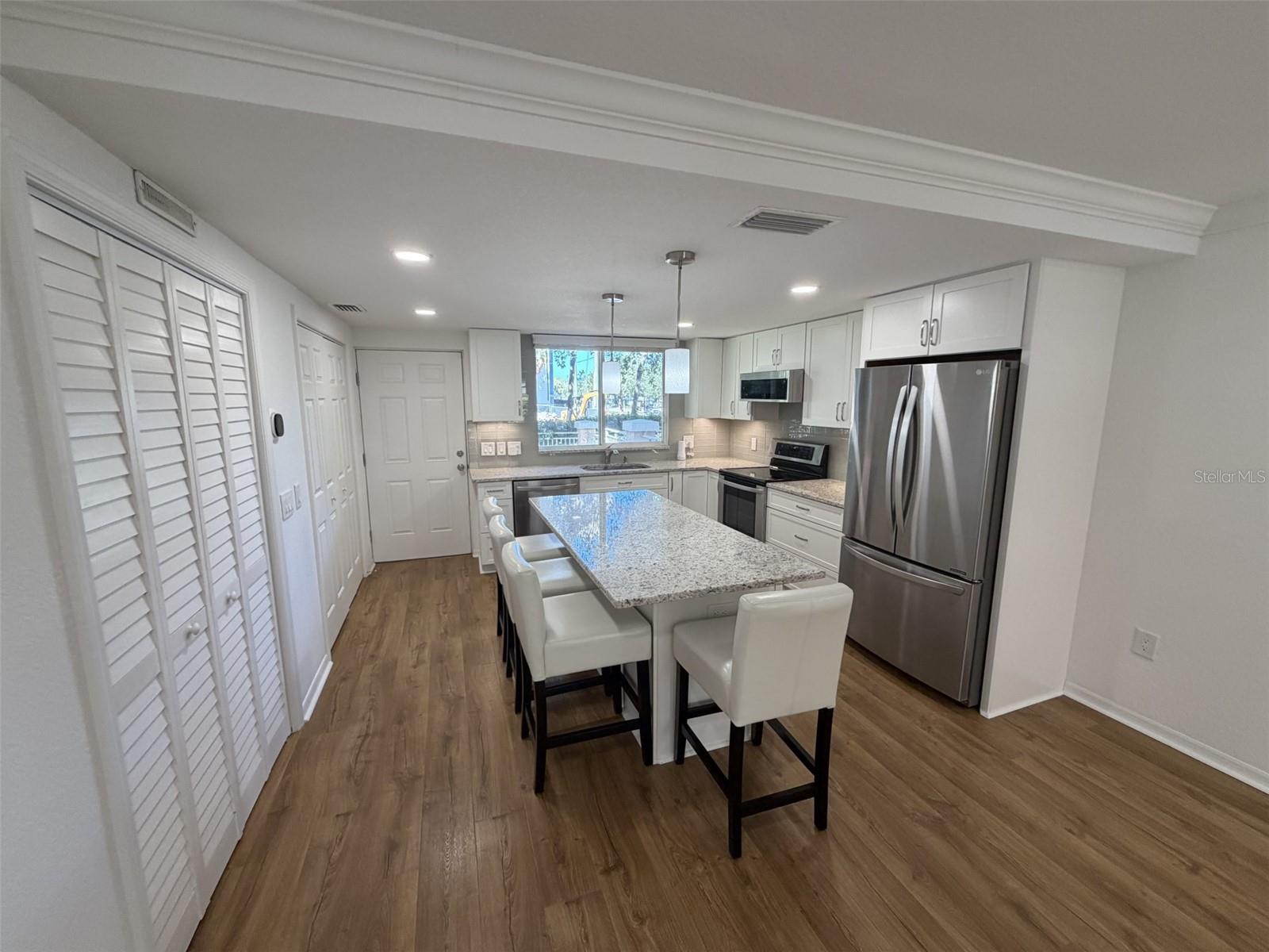 648 COHEN WAY #0 — photo 3