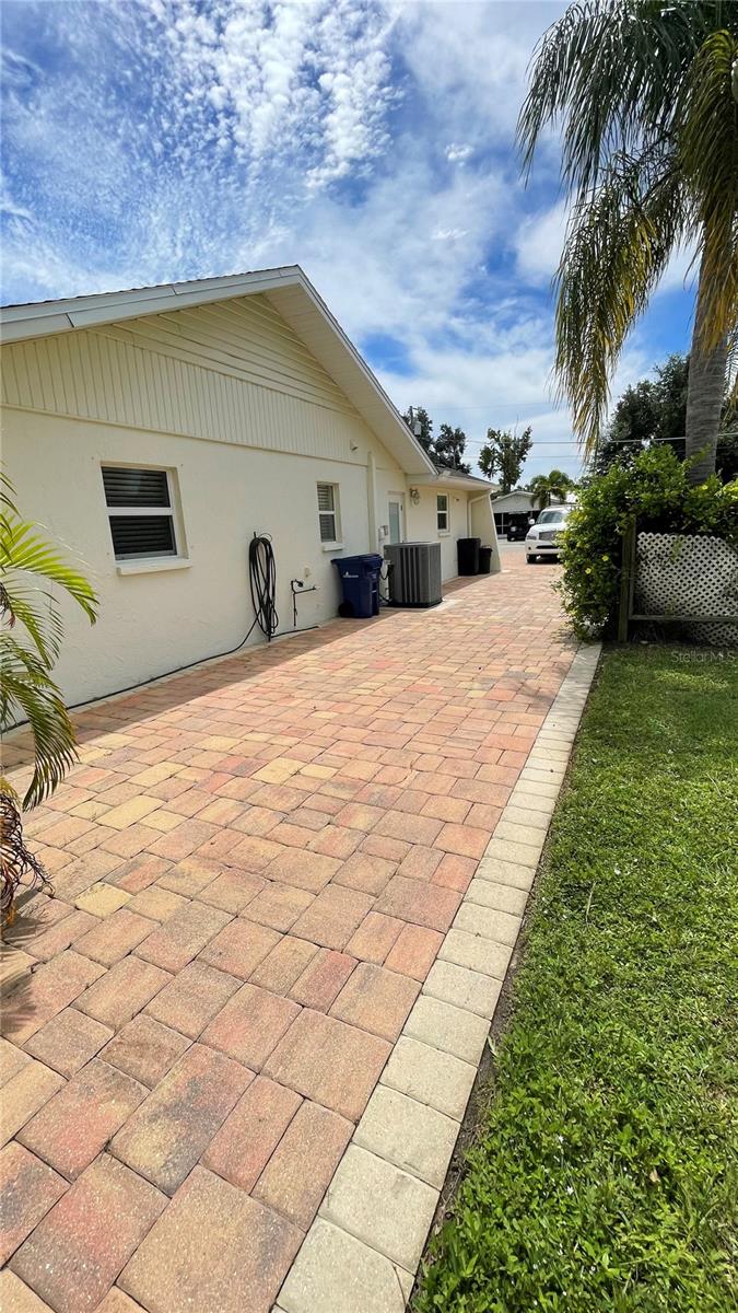 1726 FOSSIL DR — photo 36