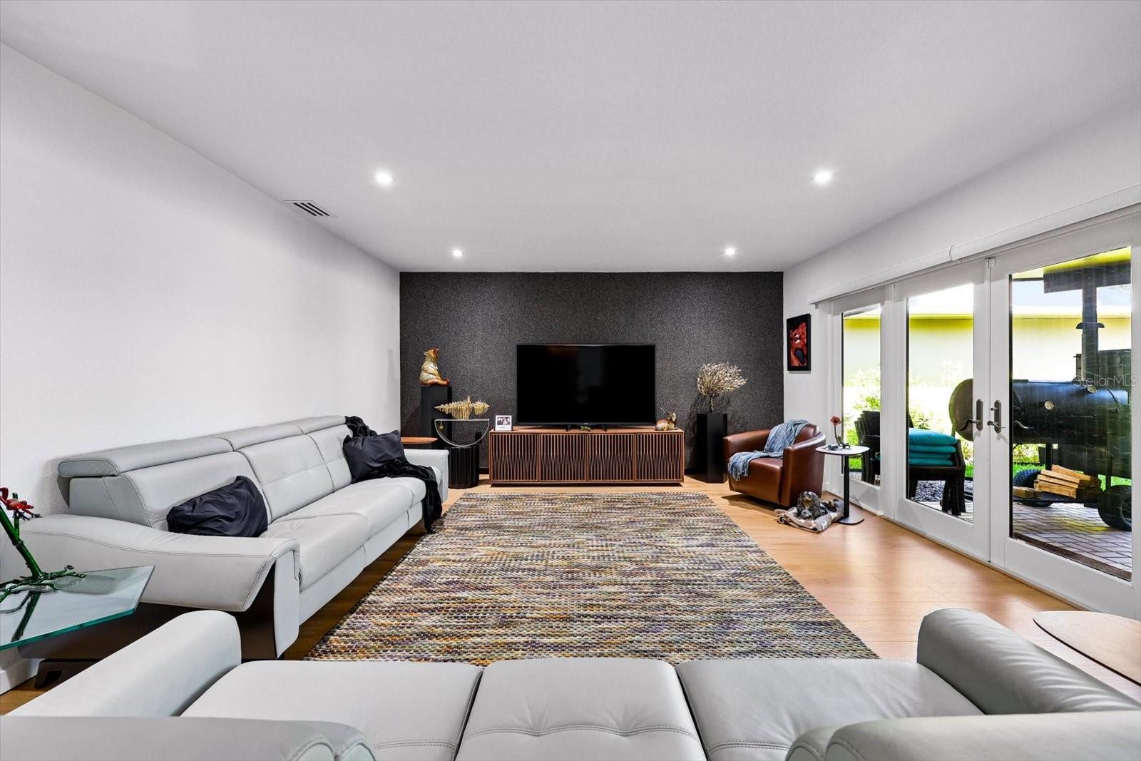 2335 HERON CIR — photo 4