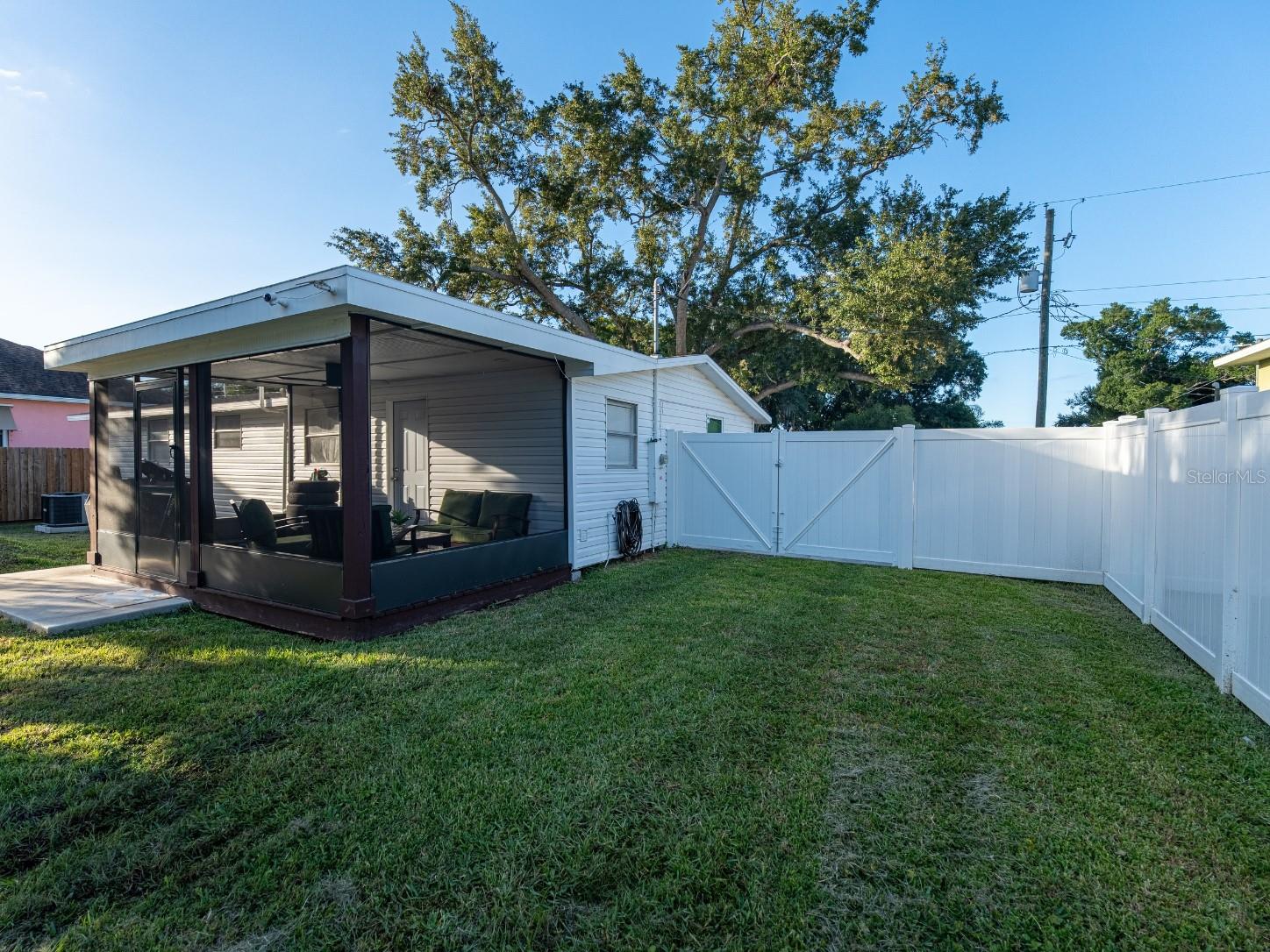 9014 W NORFOLK ST — photo 24
