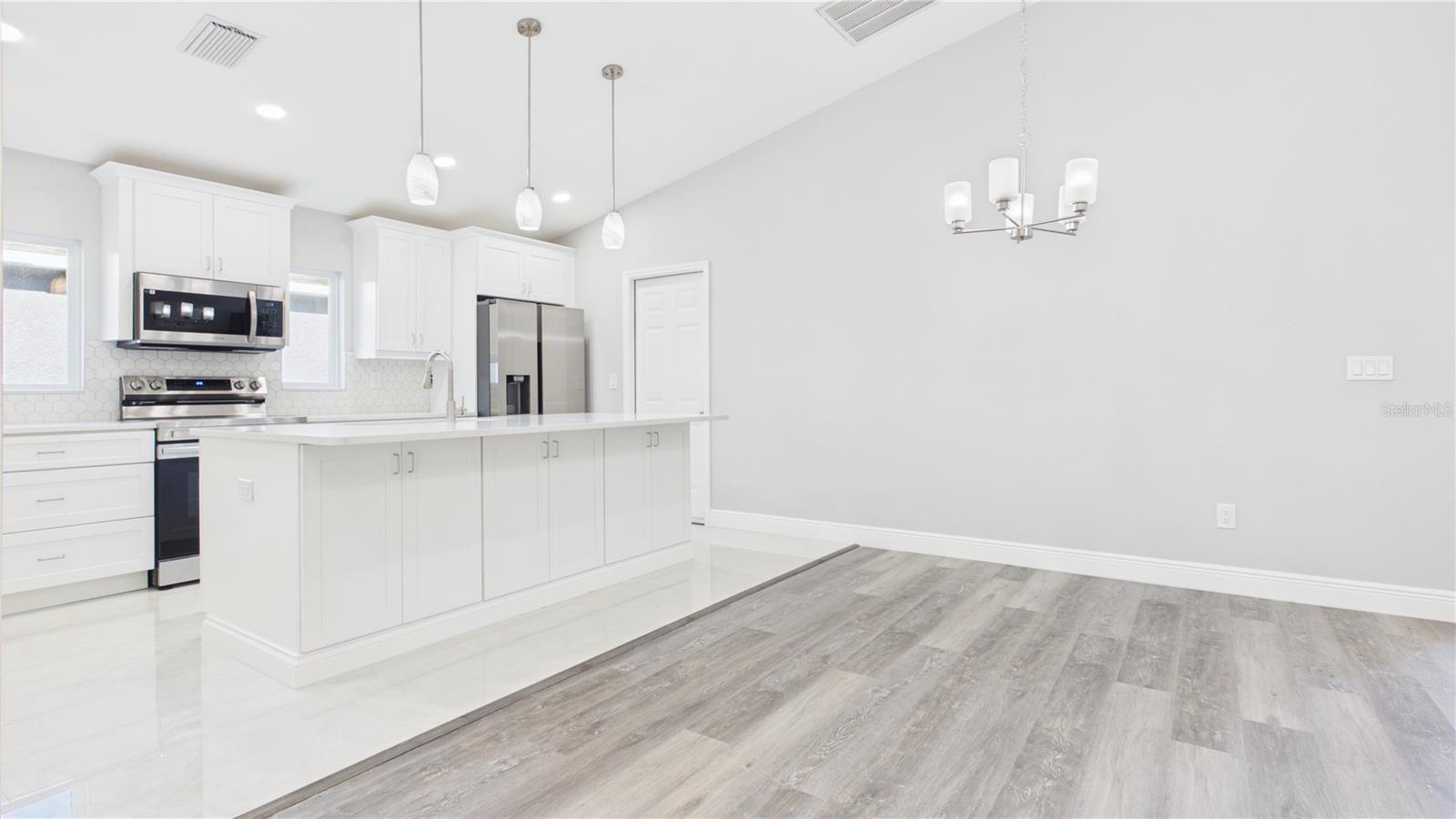 11108 WINDPOINT DR — photo 11