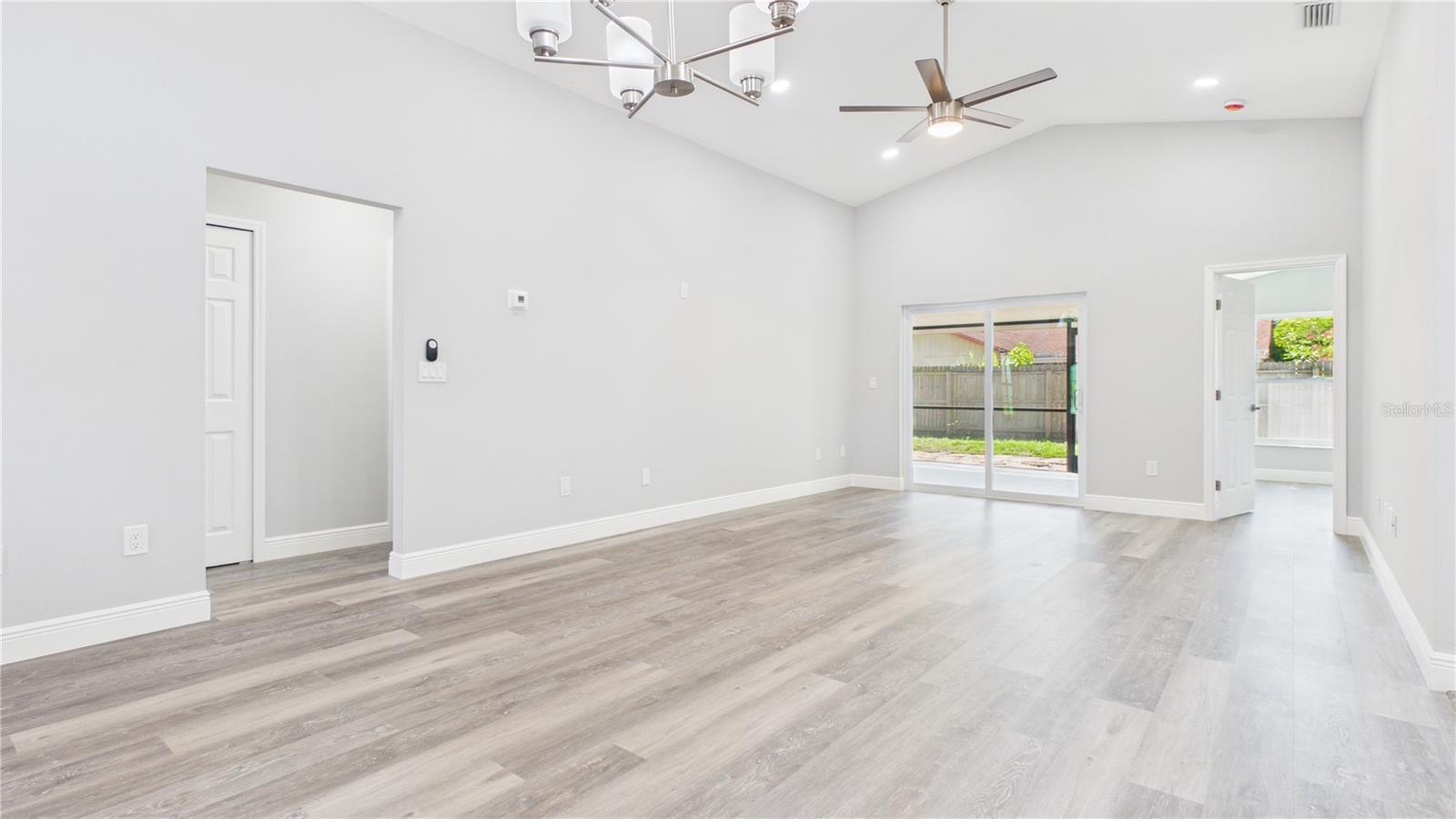 11108 WINDPOINT DR — photo 17