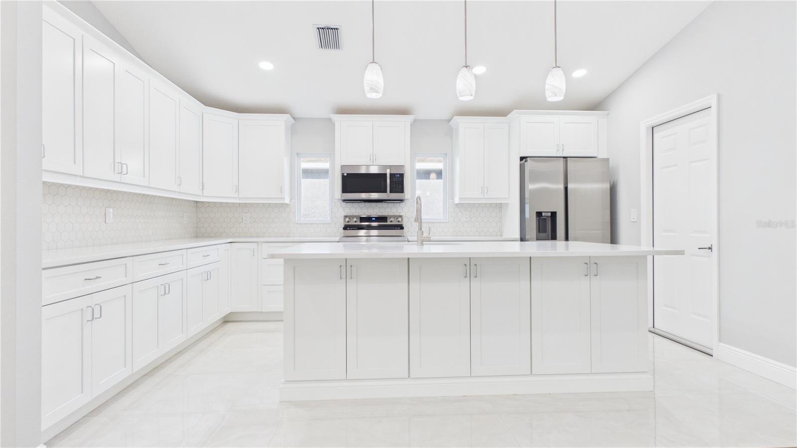 11108 WINDPOINT DR — photo 12