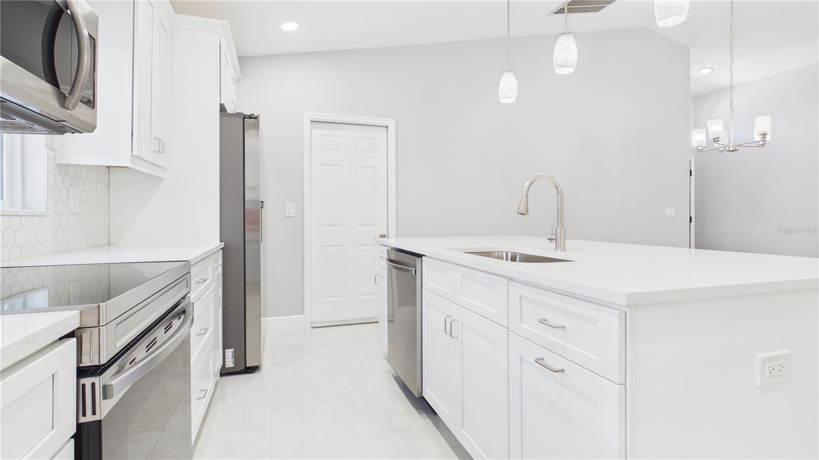 11108 WINDPOINT DR — photo 15