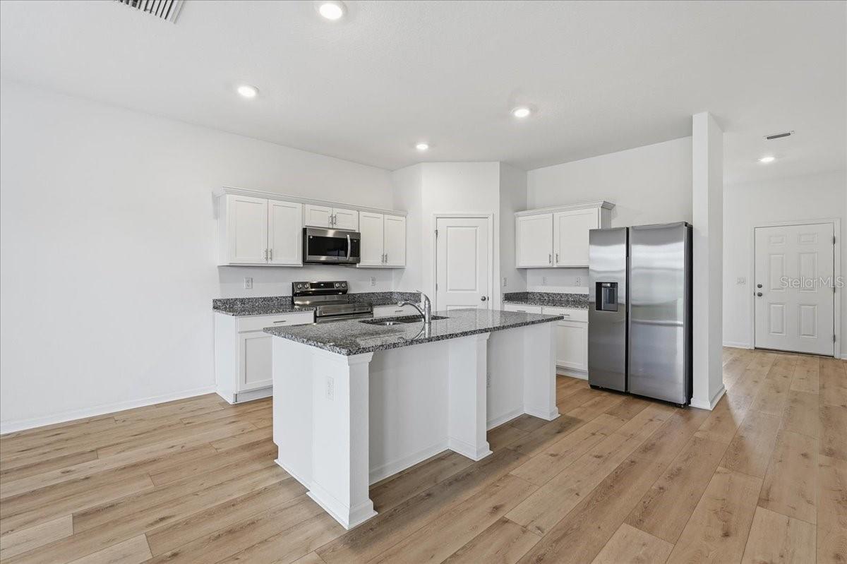 Home in ZEPHYRHILLS — photo 10