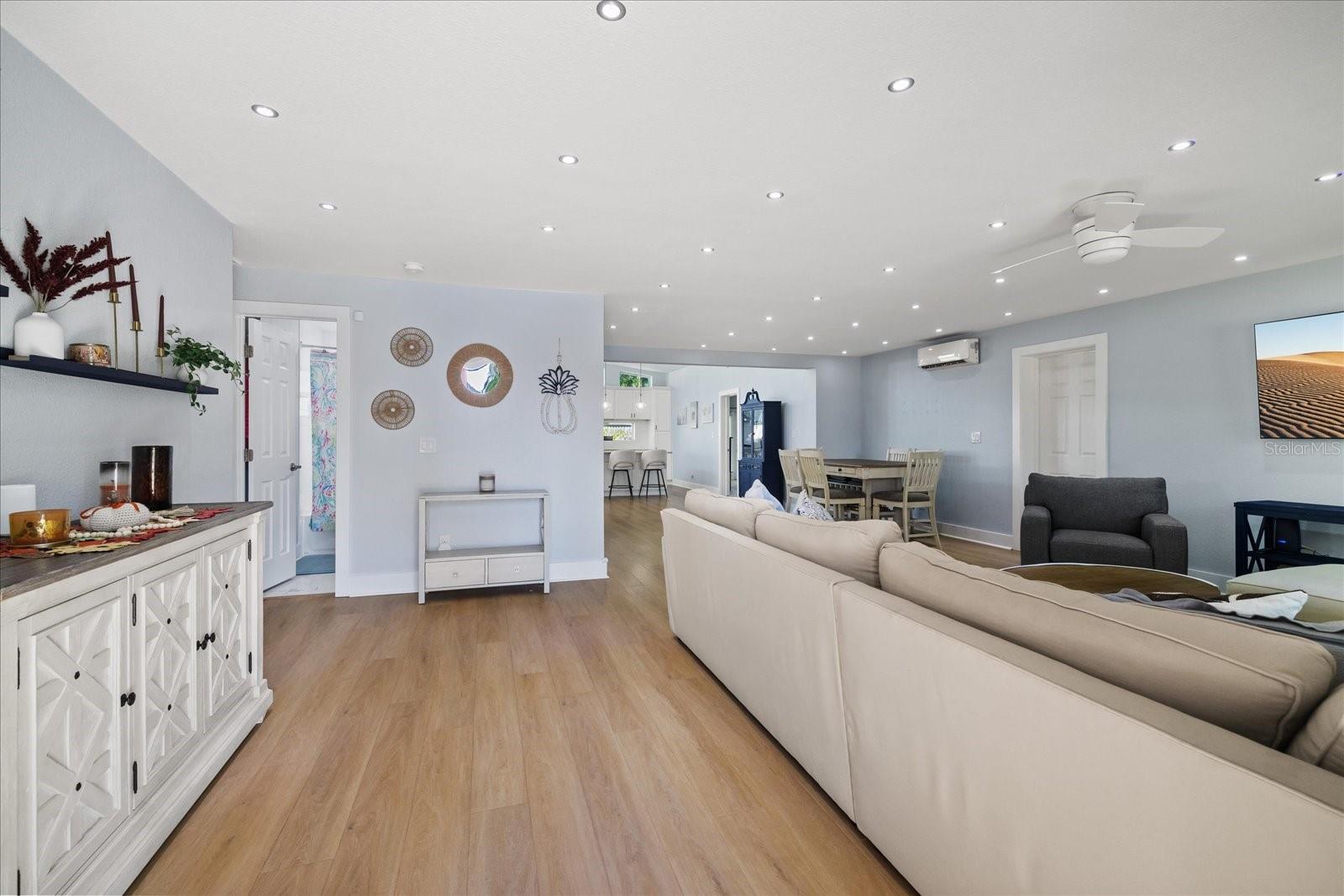 2905 W PAXTON AVE — photo 8