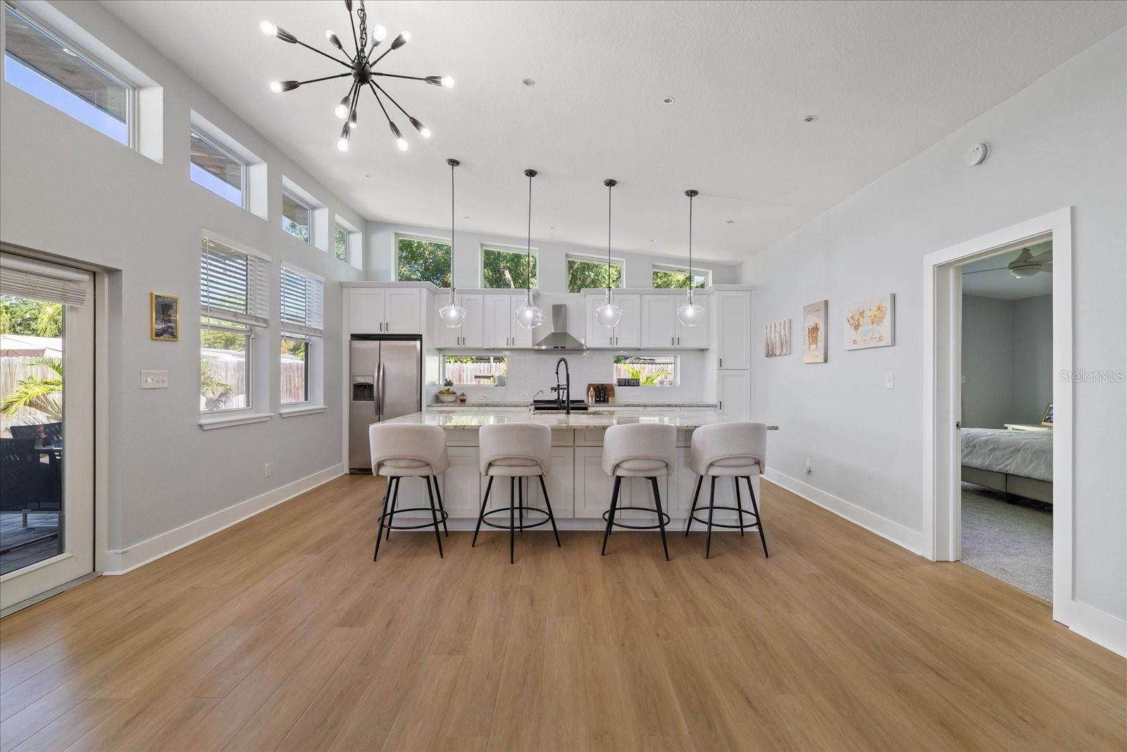 2905 W PAXTON AVE — photo 9