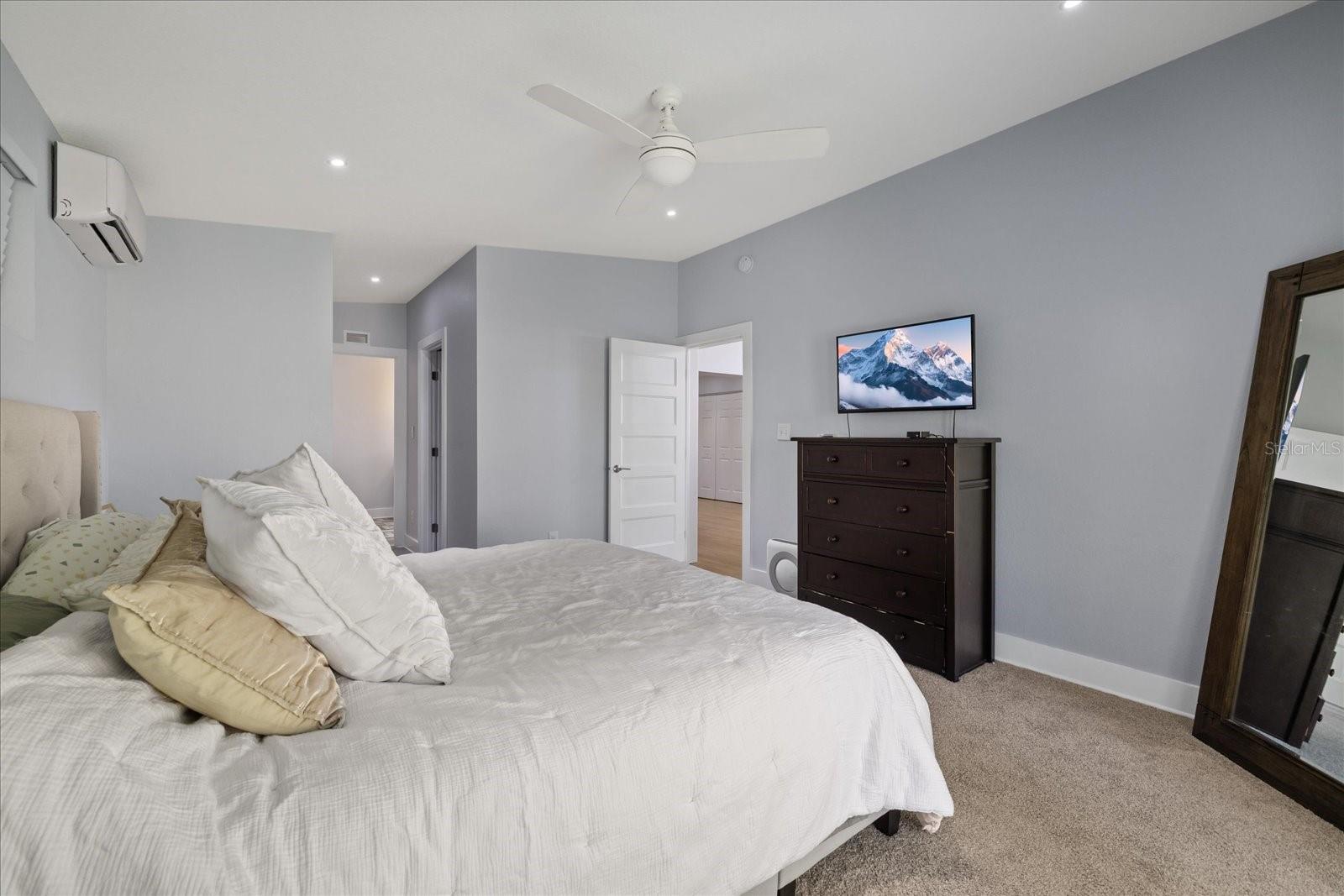 2905 W PAXTON AVE — photo 20