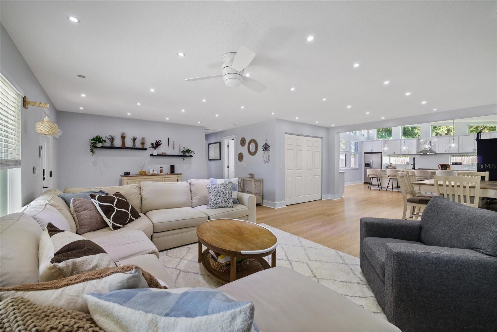 2905 W PAXTON AVE — photo 6
