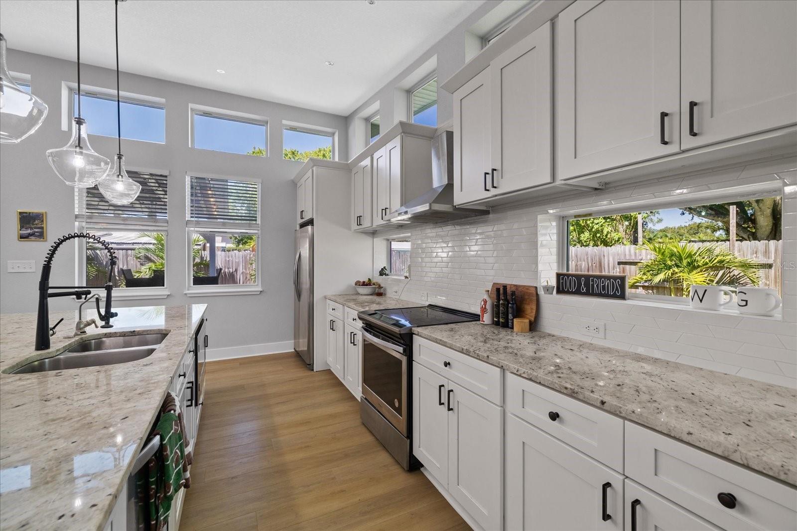 2905 W PAXTON AVE — photo 12