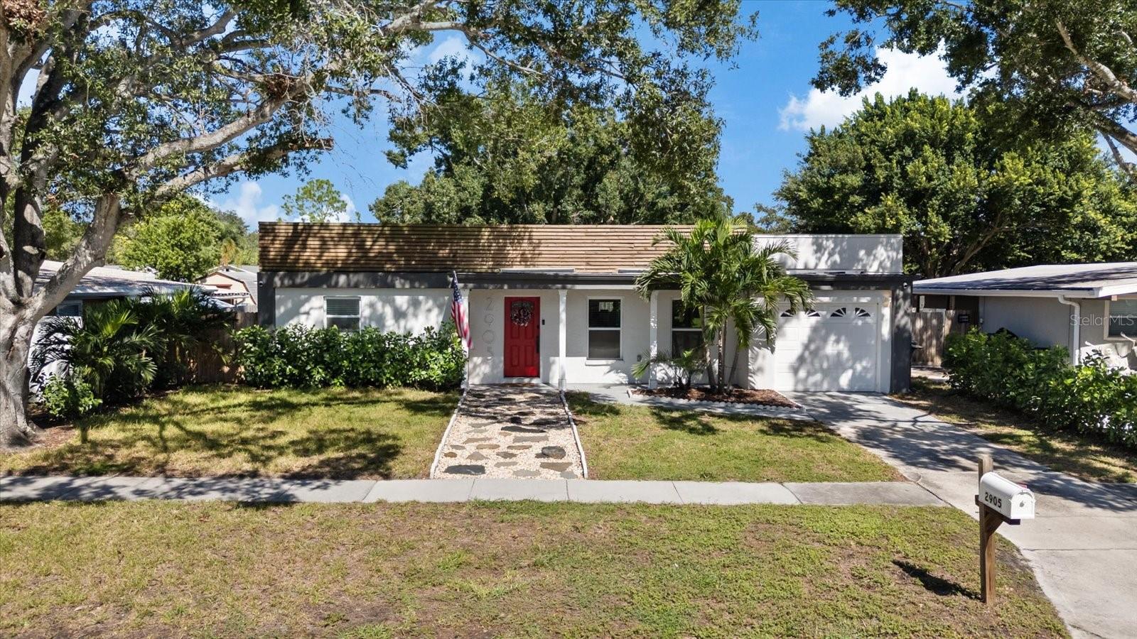 2905 W PAXTON AVE — photo 2