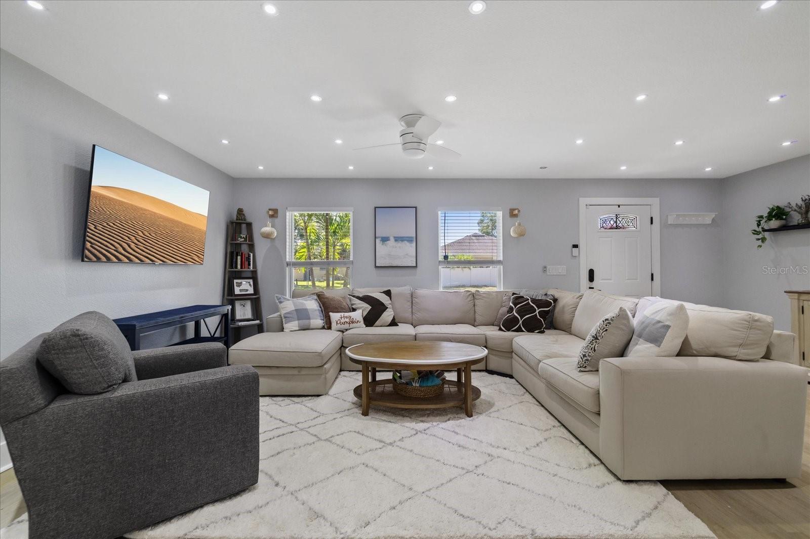 2905 W PAXTON AVE — photo 5