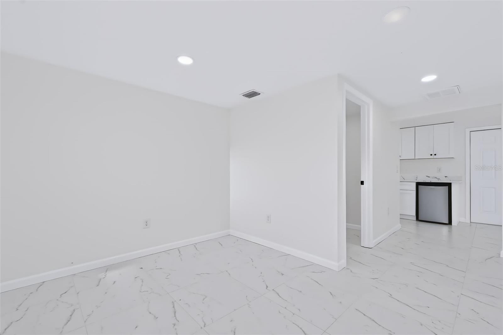 10336 MAIN ST — photo 4