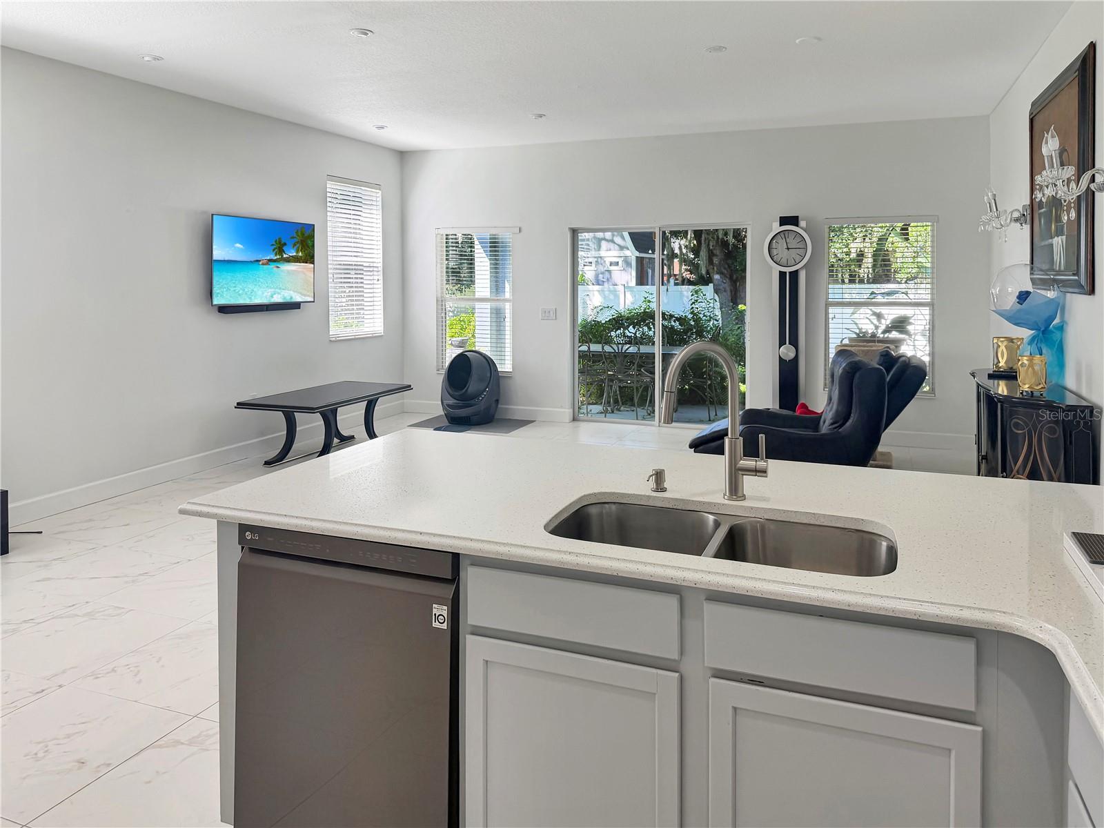 4445 AMBERLY OAKS CT — photo 6