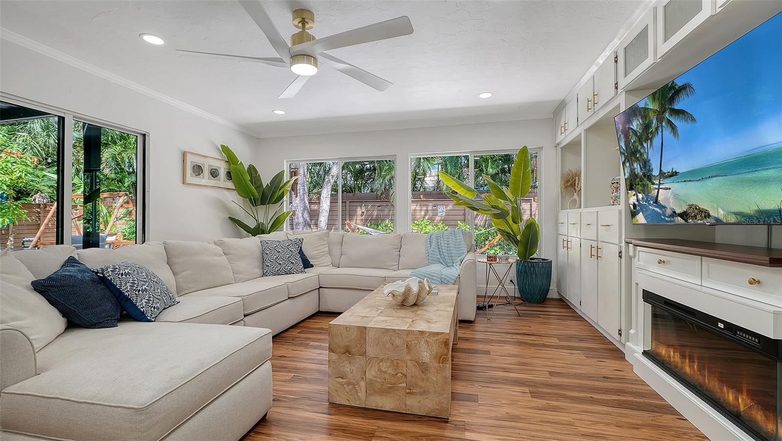 2375 DATURA ST — photo 21