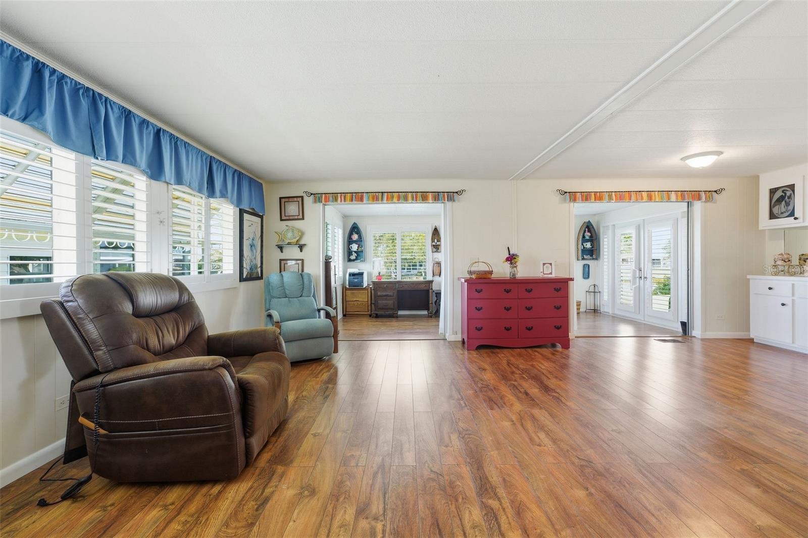 110 MARTINIQUE RD — photo 22