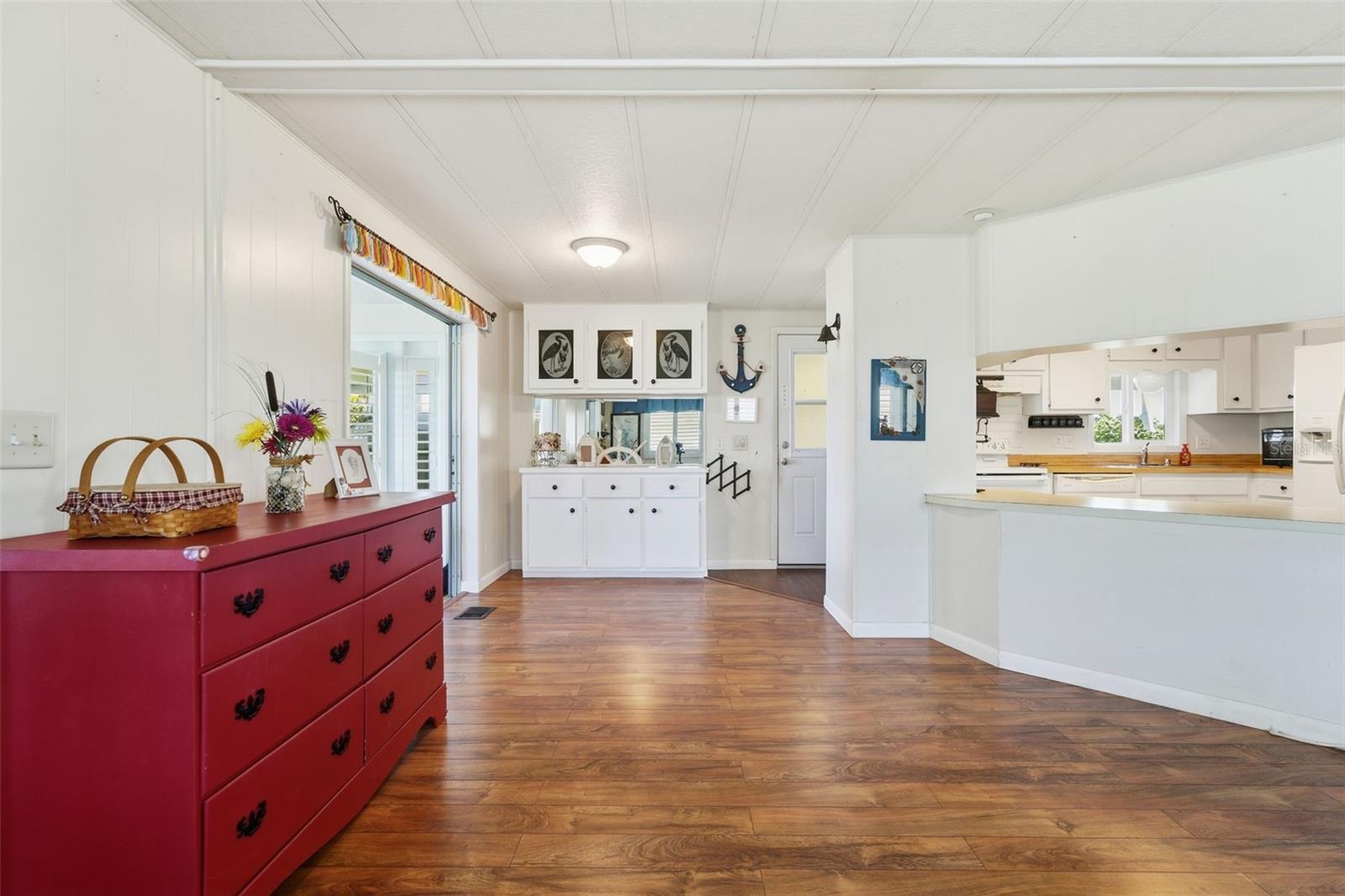 110 MARTINIQUE RD — photo 24