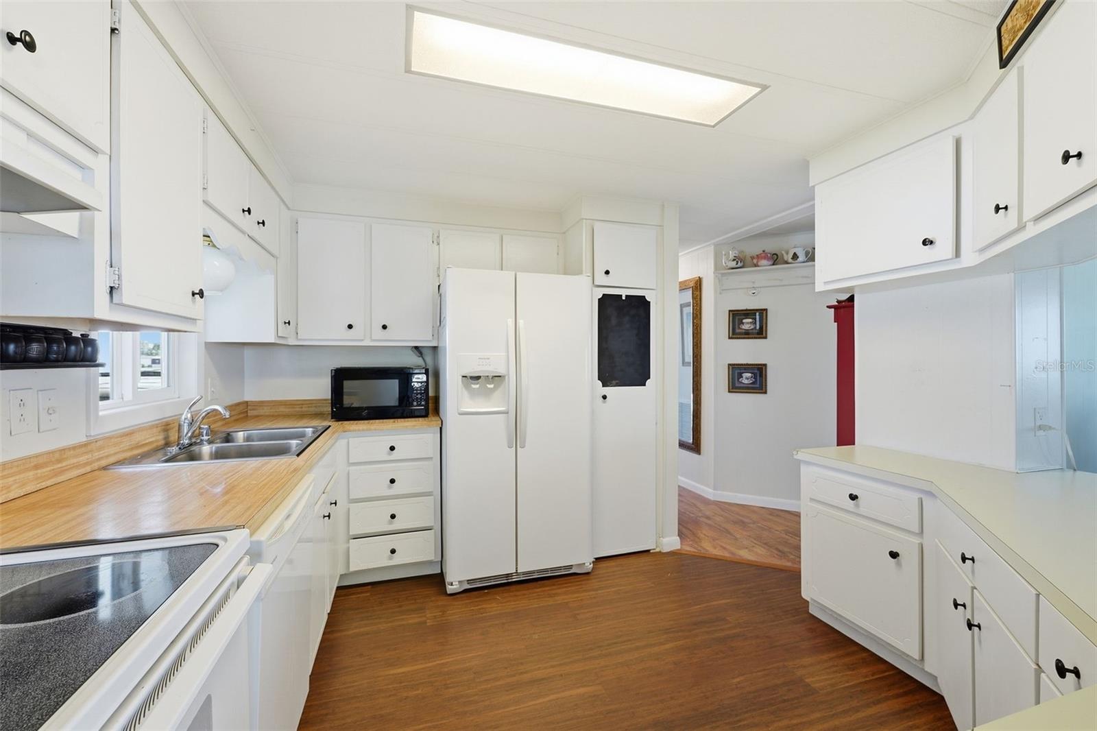110 MARTINIQUE RD — photo 26