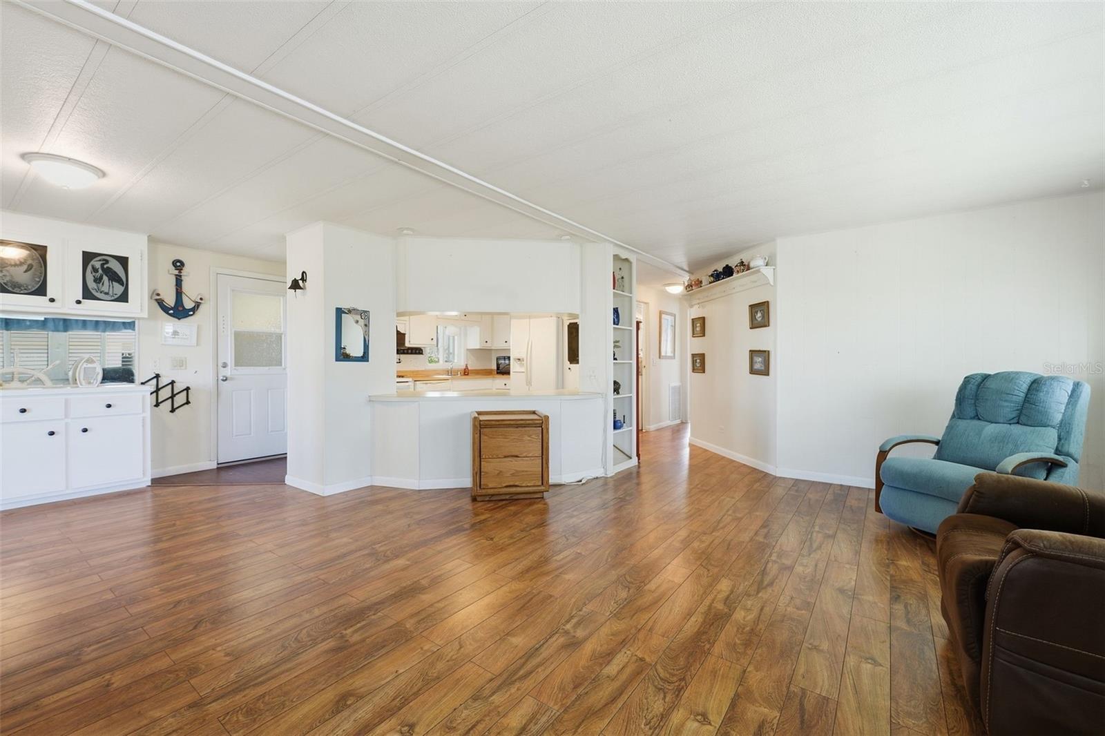 110 MARTINIQUE RD — photo 20