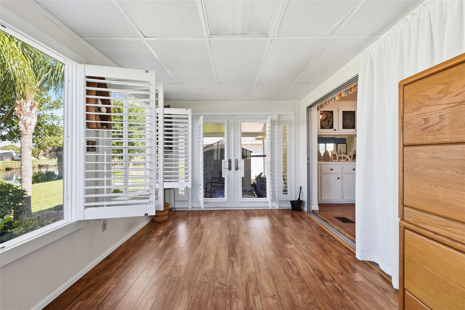 110 MARTINIQUE RD — photo 32