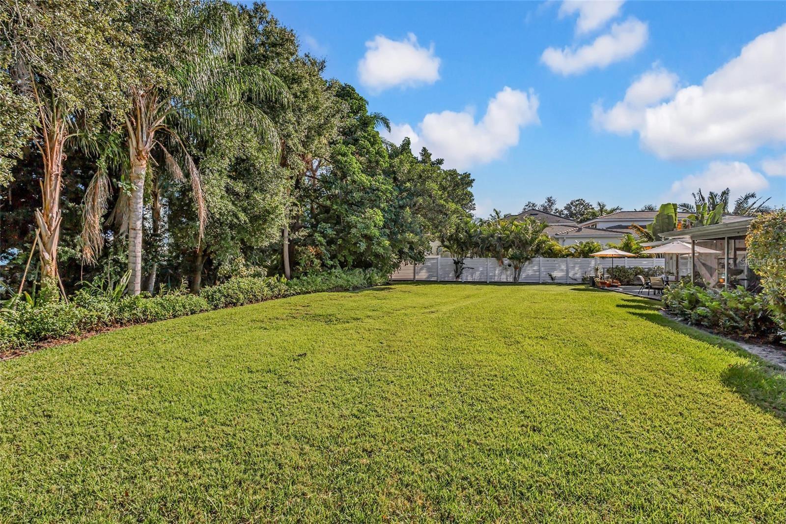 1605 N LAKE SHORE DR — photo 4