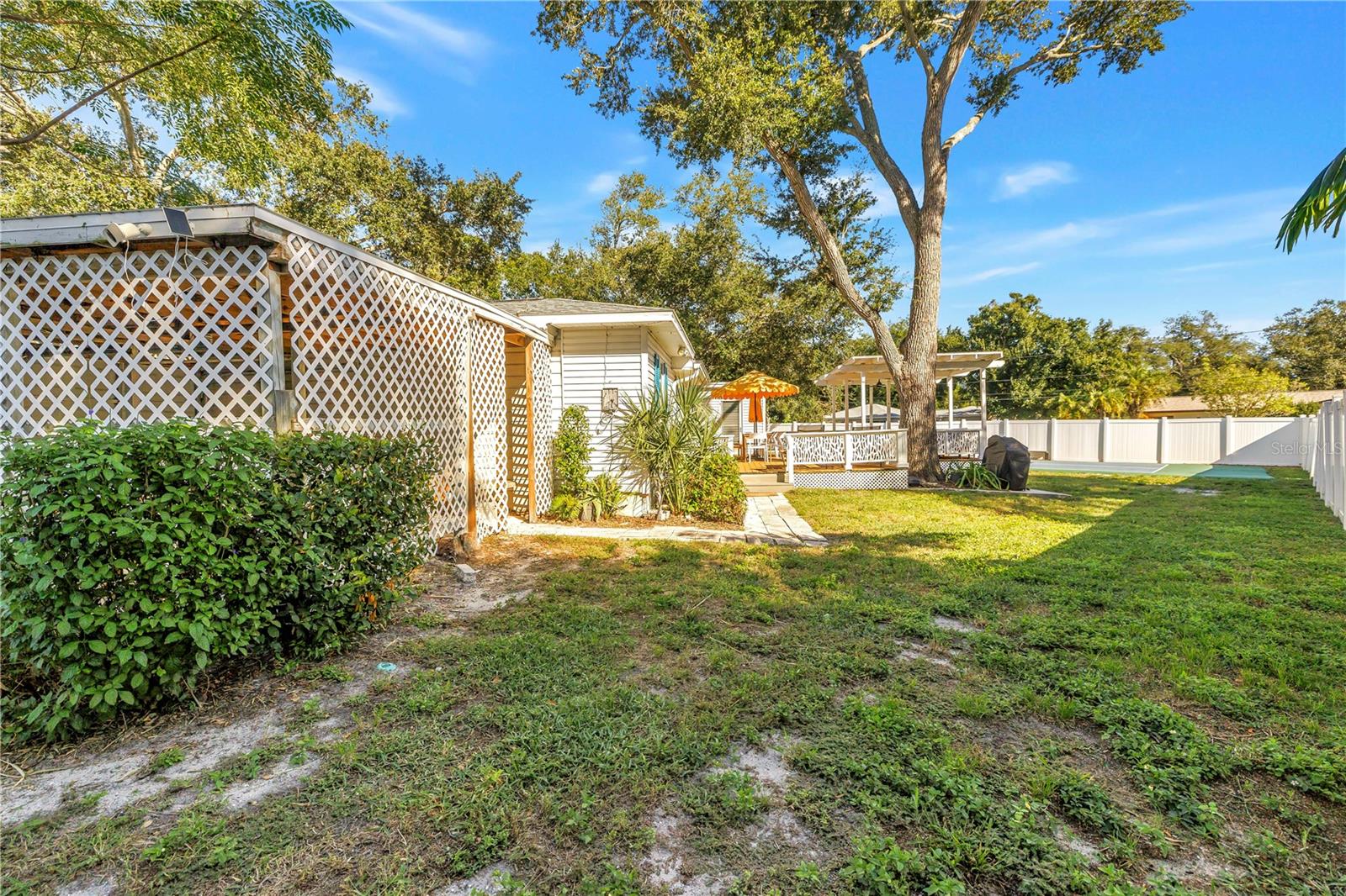 10804 SEMINOLE DR N — photo 50