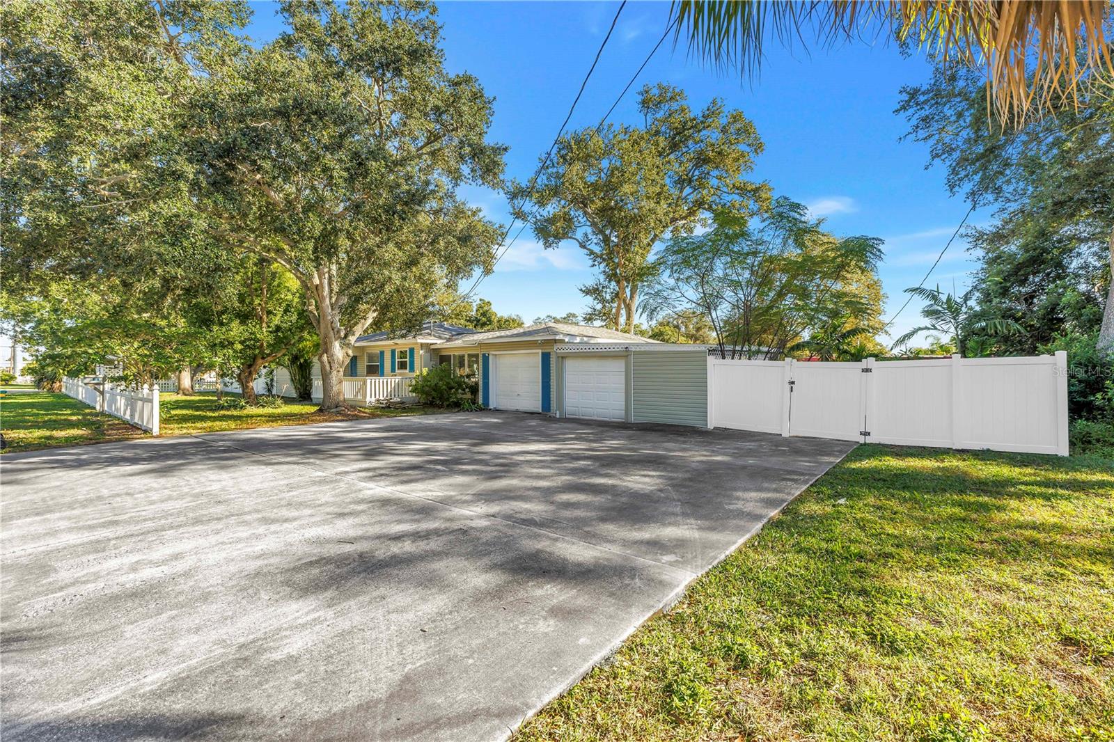 10804 SEMINOLE DR N — photo 35