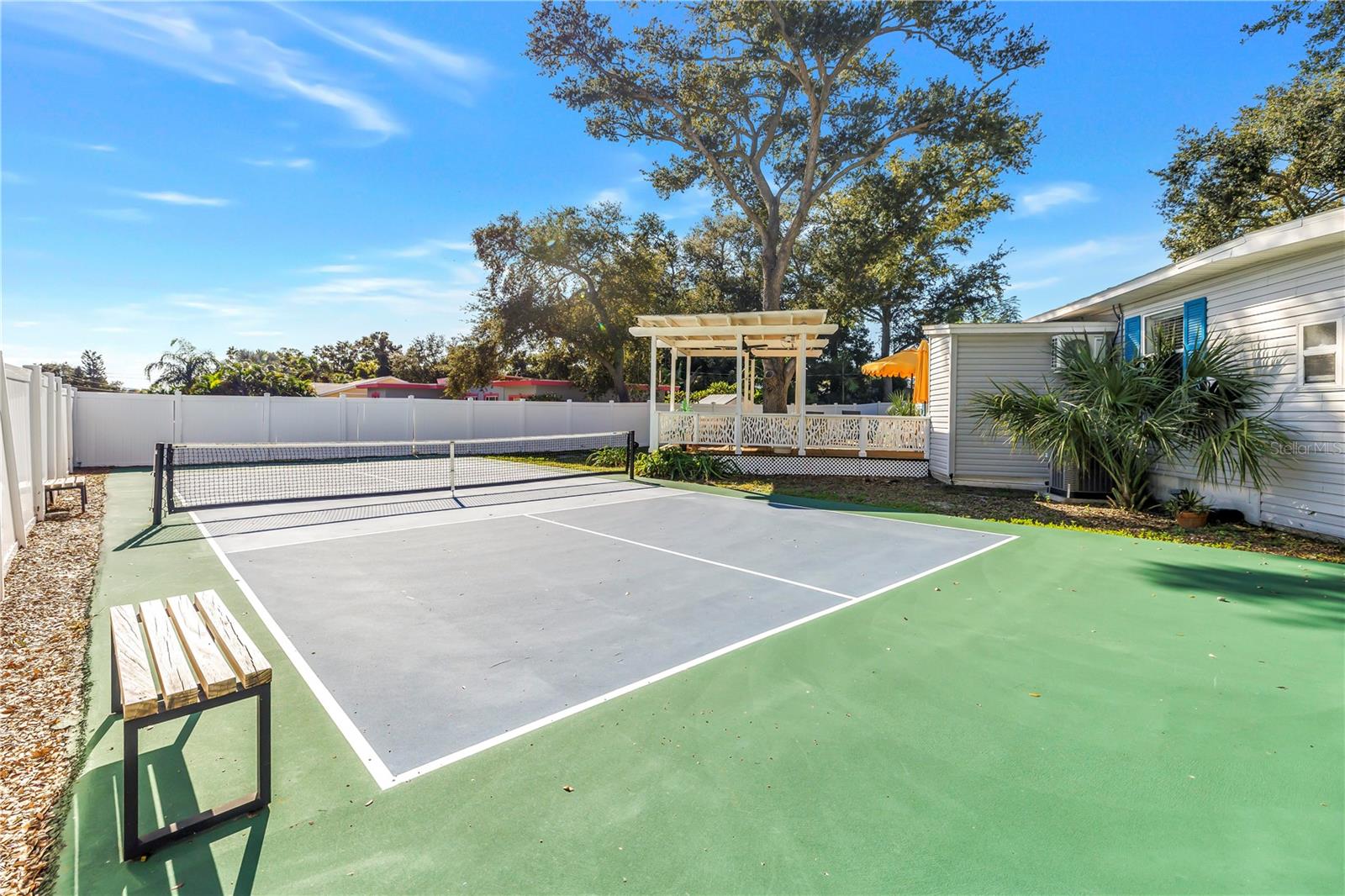 10804 SEMINOLE DR N — photo 32