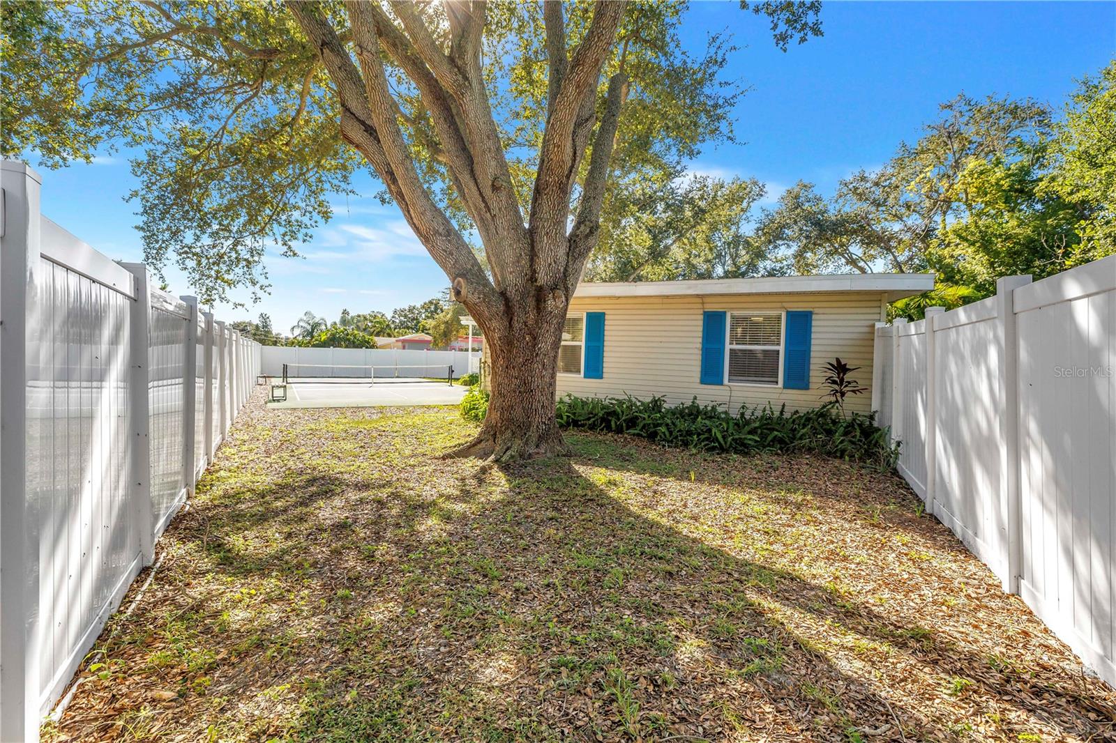10804 SEMINOLE DR N — photo 48