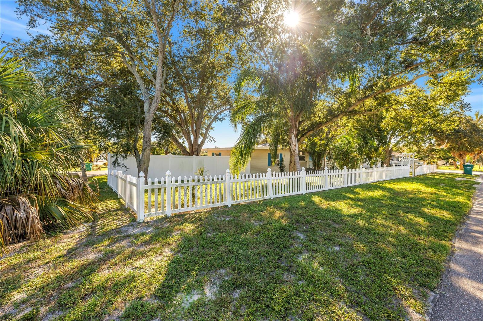 10804 SEMINOLE DR N — photo 38