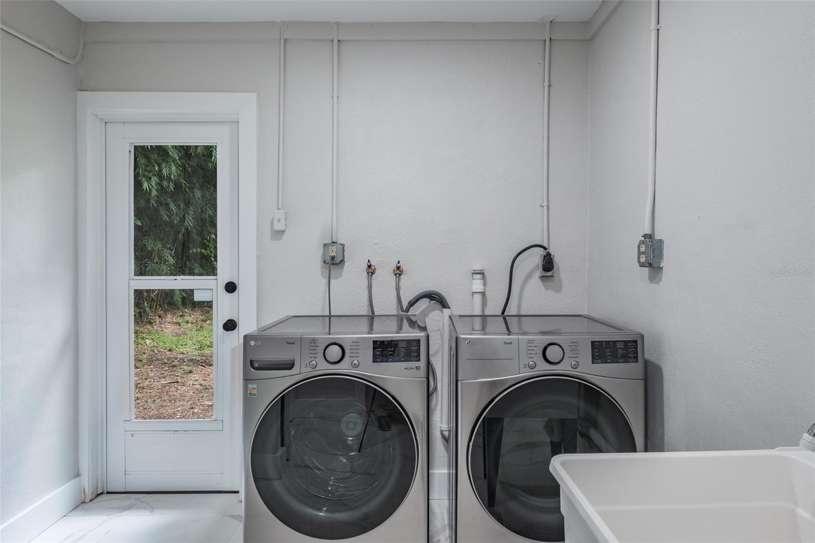 502 N LINCOLN AVE — photo 32